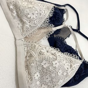 Victoria Secret bralette Tow Bundle size S